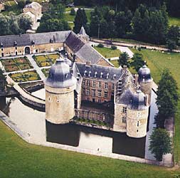 Vakantiewoningen in de Belgische Ardennen. Het kasteel Laveaux-St-Anne.